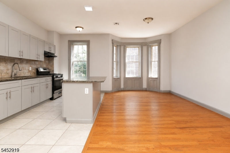 238 Fulton Ave Property Photo 3