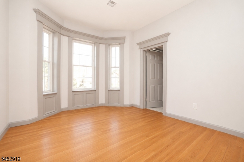 238 Fulton Ave Property Photo 9