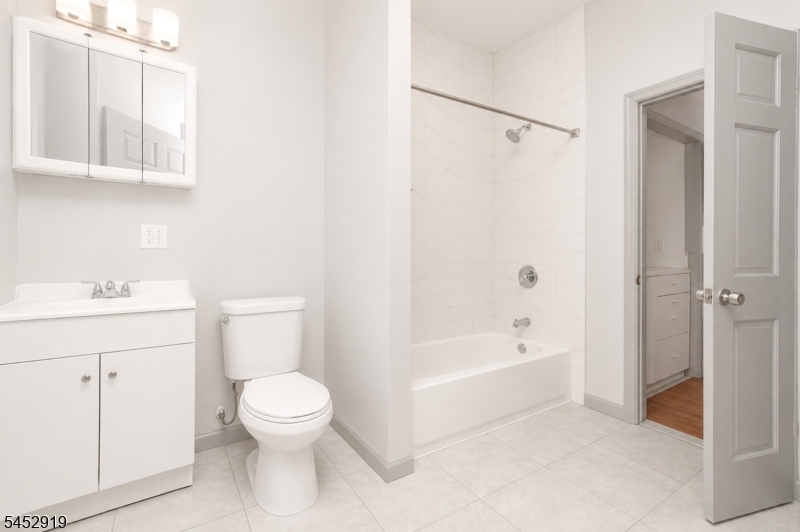 238 Fulton Ave Property Photo 13