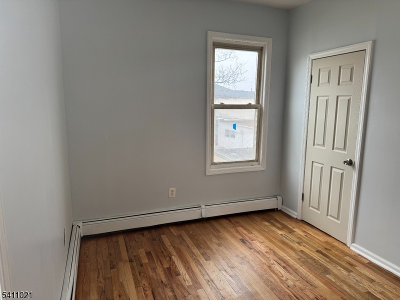 590 Hawthorne Ave 1 Property Photo 10