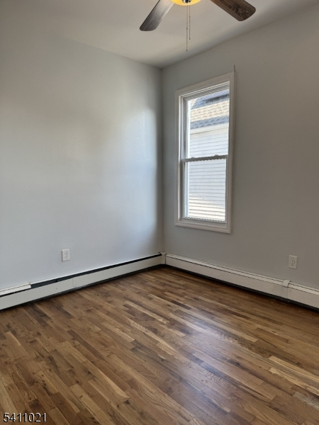 590 Hawthorne Ave 1 Property Photo 11