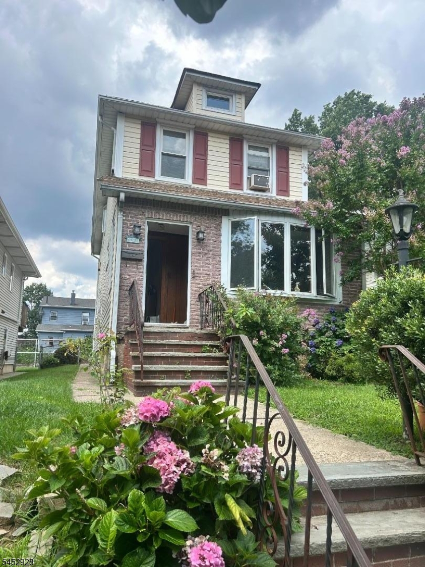 116 3rd St Property Photo 1