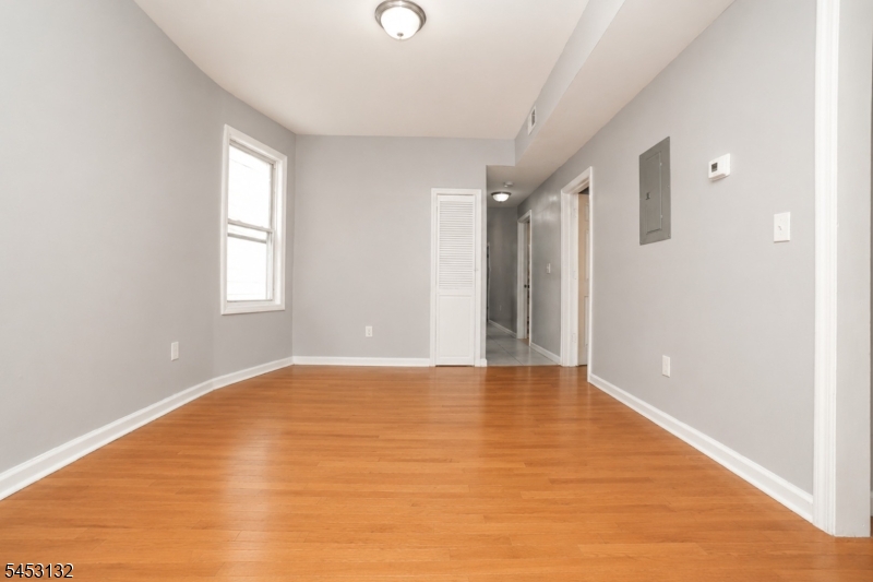 143 Pearsall Ave Property Photo 2