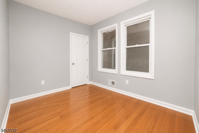 143 Pearsall Ave Property Photo 12