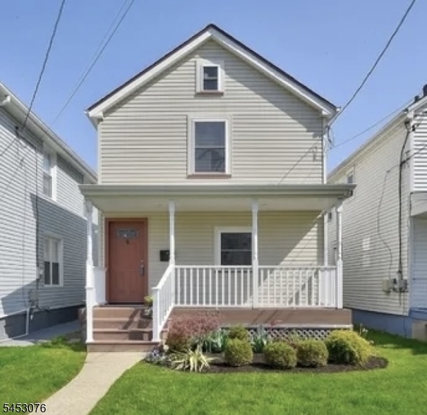 443 Downer St Property Photo 1