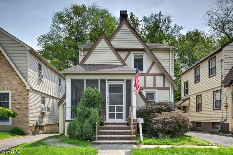 783 Broad St Property Photo 1