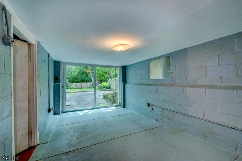 783 Broad St Property Photo 30