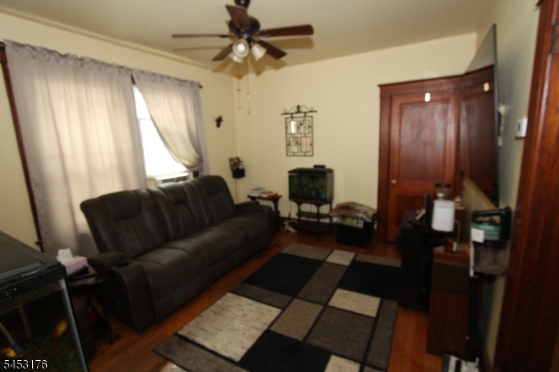 4 Midland Ave Property Photo 13