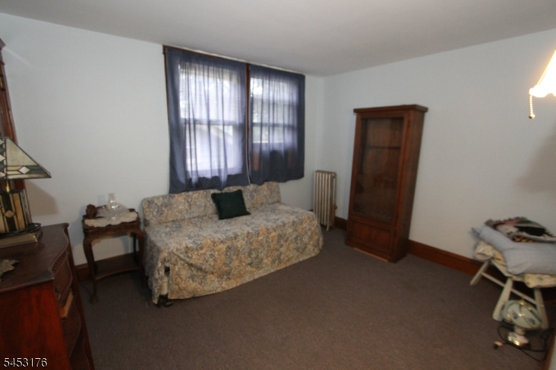 4 Midland Ave Property Photo 20