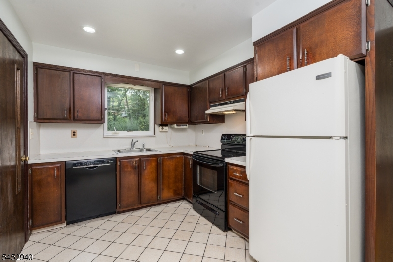 23 Cabot Ln Property Photo 12