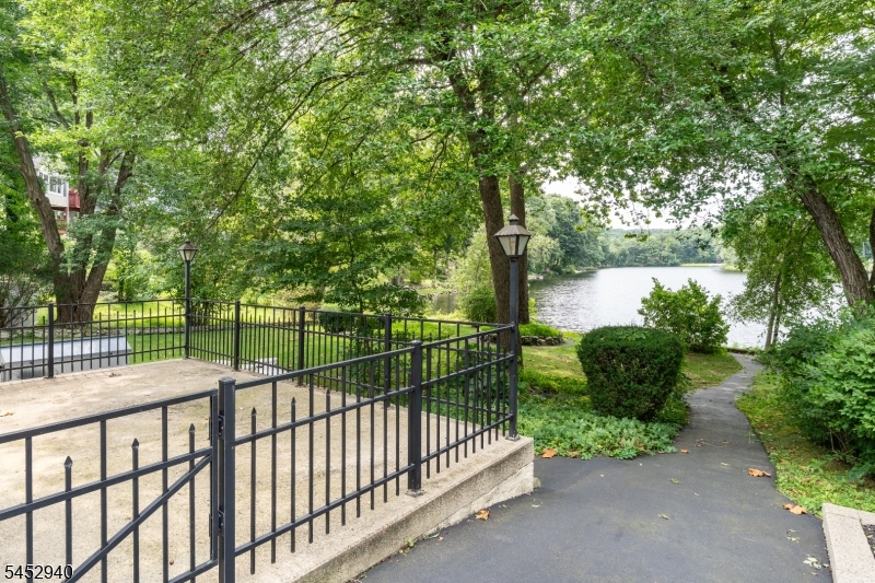 23 Cabot Ln Property Photo 32