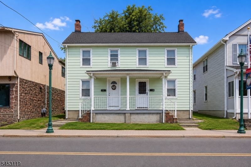 87 W Somerset St Property Photo 1