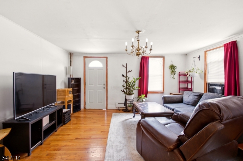 87 W Somerset St Property Photo 3
