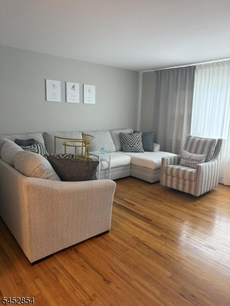 28 Chambers Ct Property Photo 2