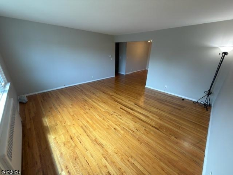 28 Chambers Ct Property Photo 3