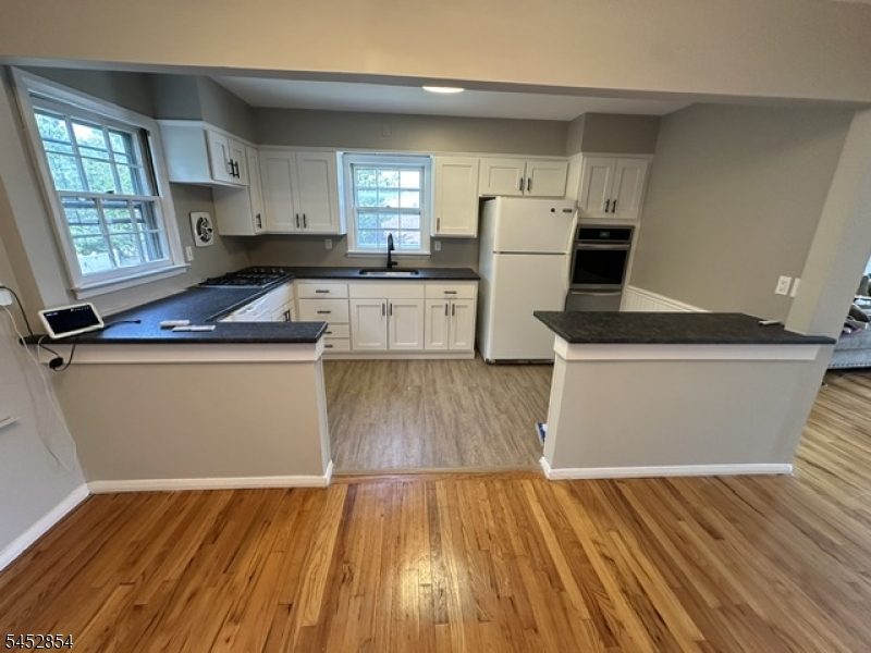 28 Chambers Ct Property Photo 9