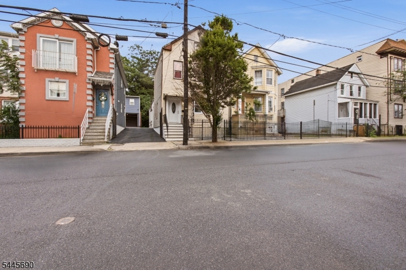 65 Highland Ave Property Photo 28