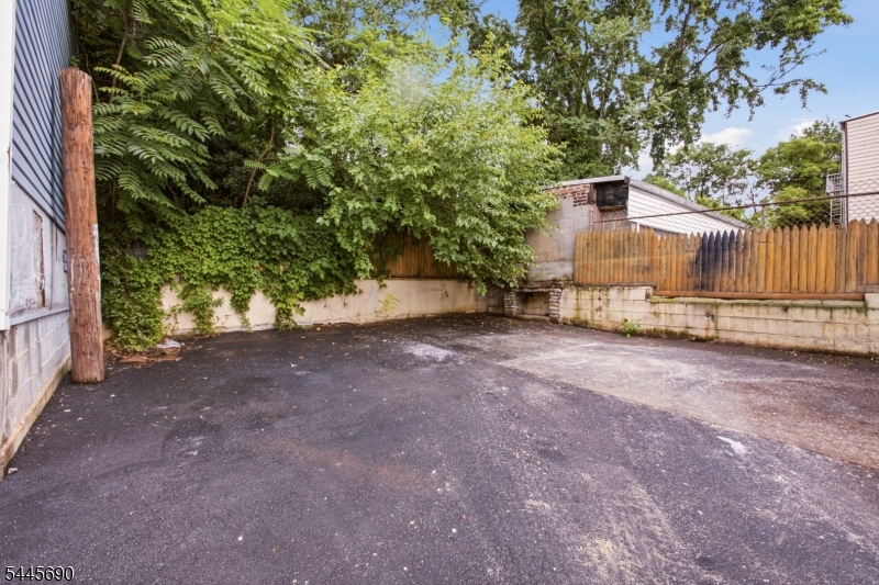 65 Highland Ave Property Photo 29