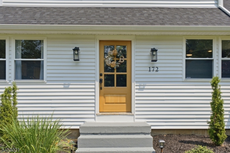 172 Ferry Rd Property Photo 3