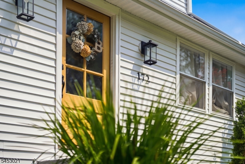 172 Ferry Rd Property Photo 4