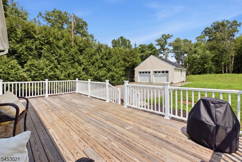 172 Ferry Rd Property Photo 29
