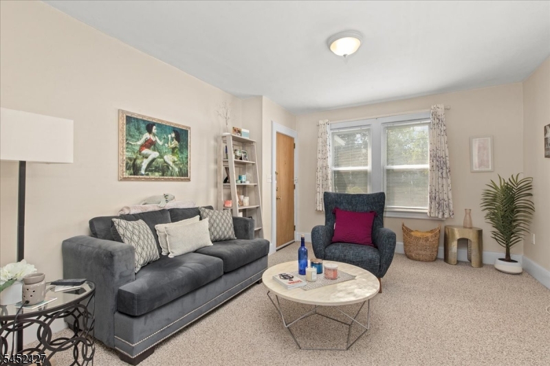 11 Grove St Property Photo 5