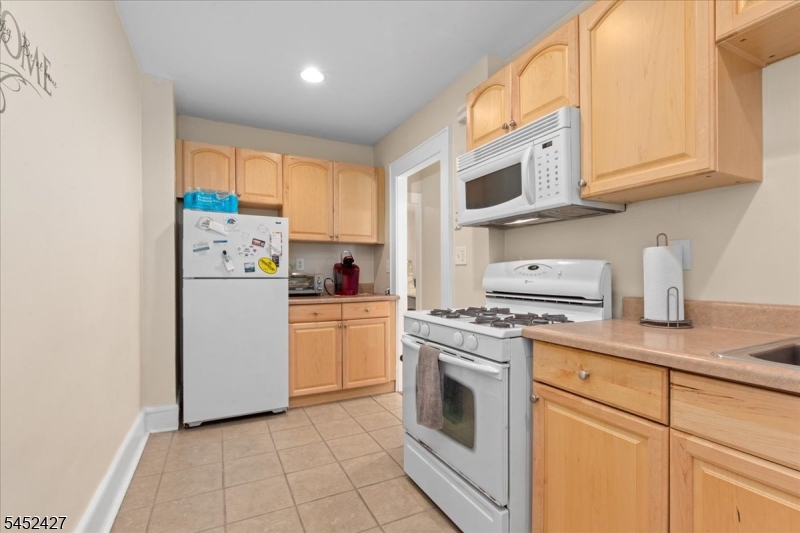11 Grove St Property Photo 10