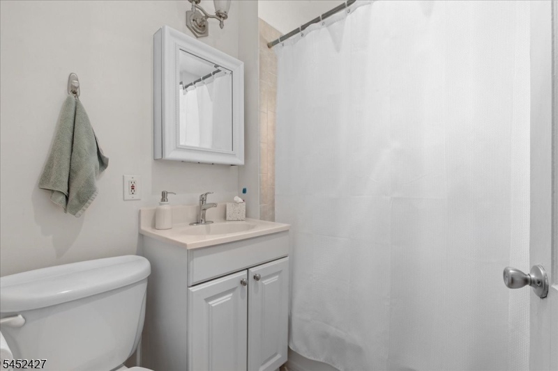 11 Grove St Property Photo 19