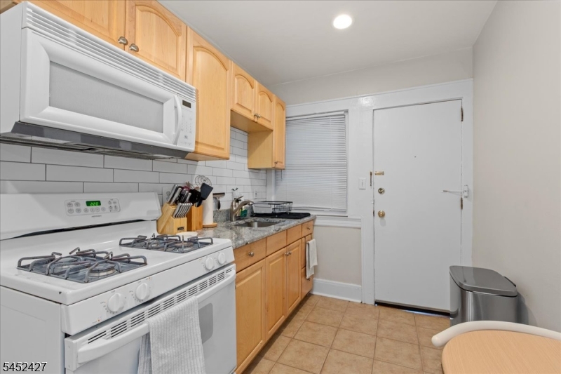 11 Grove St Property Photo 21