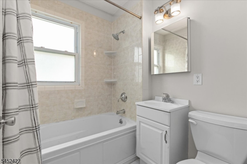11 Grove St Property Photo 28