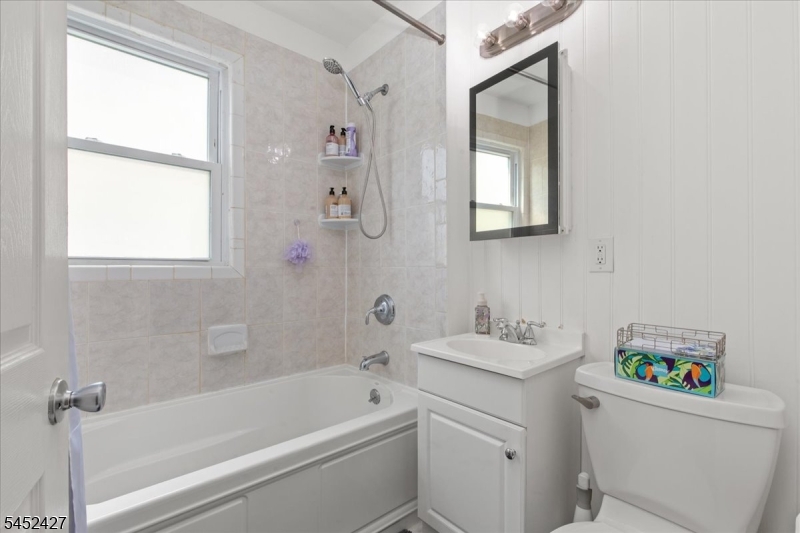 11 Grove St Property Photo 36
