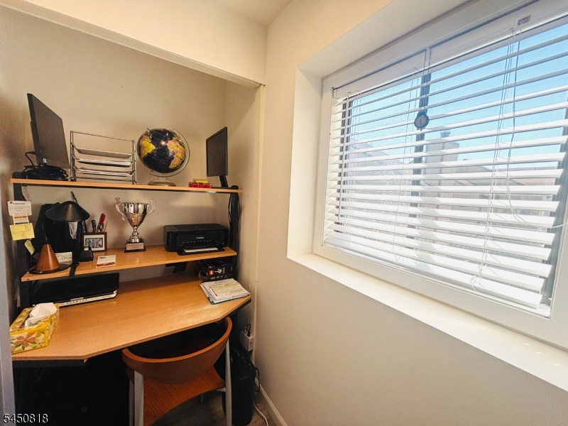 119 Wimbledon Sq Property Photo 30