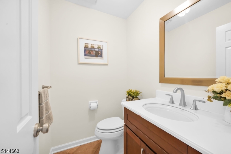 2 Chester Woods Dr Property Photo 9
