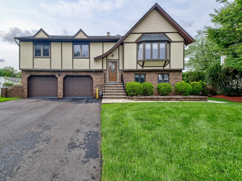28 Randolph St Property Photo 1