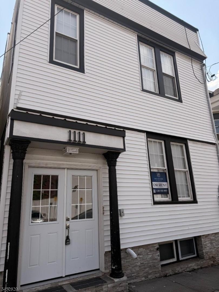 1111 53Rd St B Property Photo 1