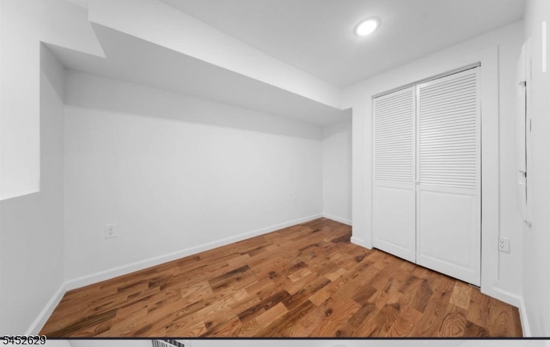 1111 53rd St B Property Photo 3