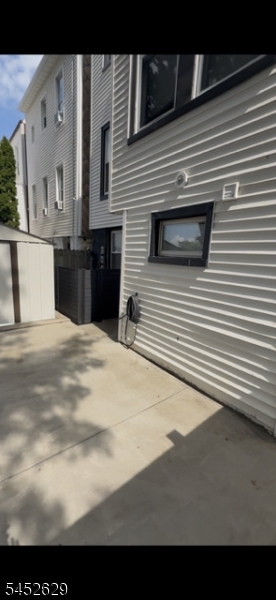 1111 53rd St B Property Photo 16