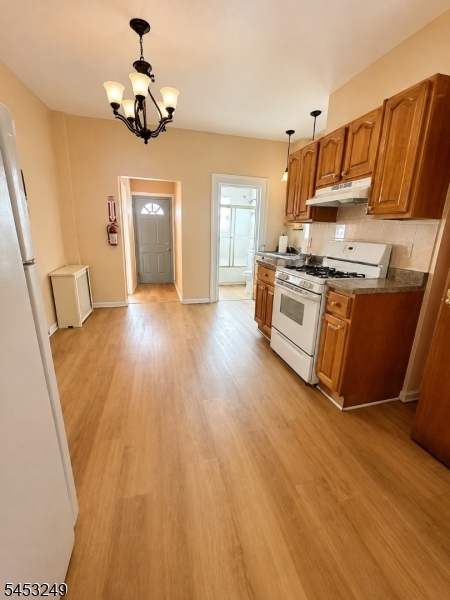 97 Houston St Property Photo 3