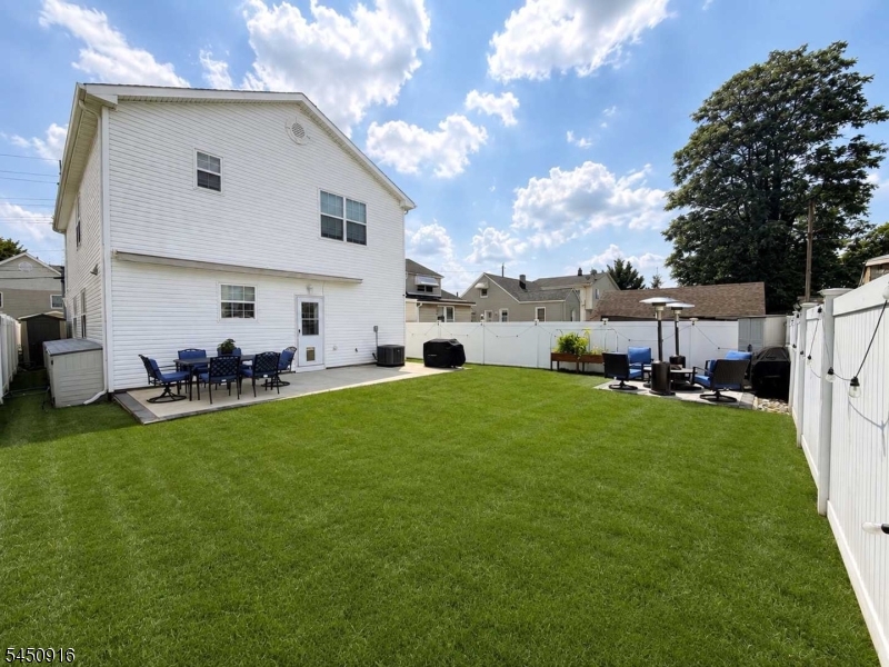 22 Larch St Property Photo 3