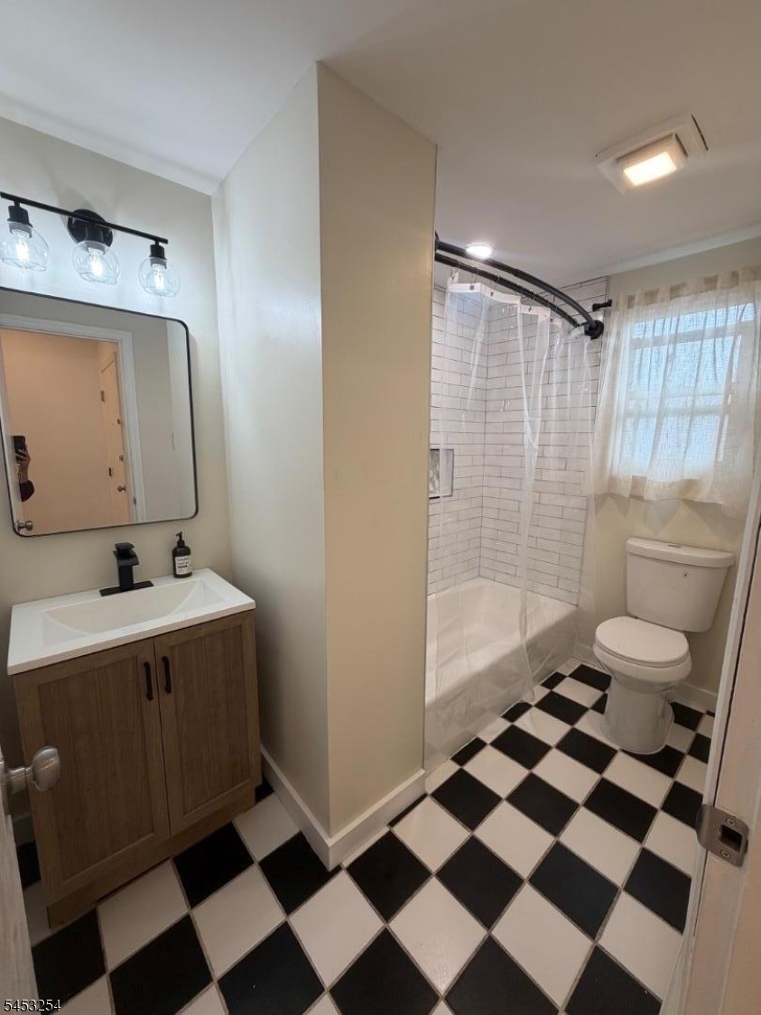 360 New St. Unit 2 Property Photo 6