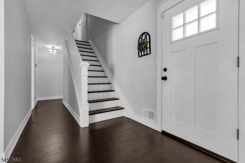 1117 Cambridge Ln Property Photo 3