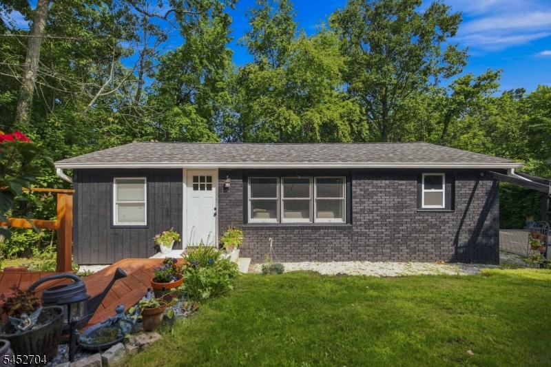 34 Hillside Dr Property Photo 1