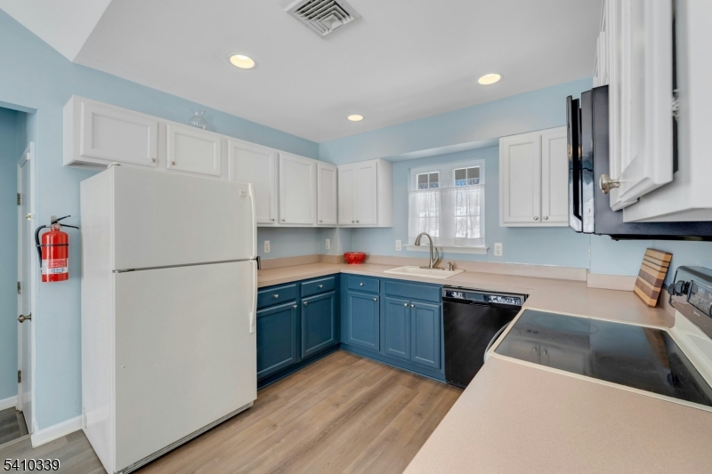 5656 Berkshire Valley Rd Property Photo 16