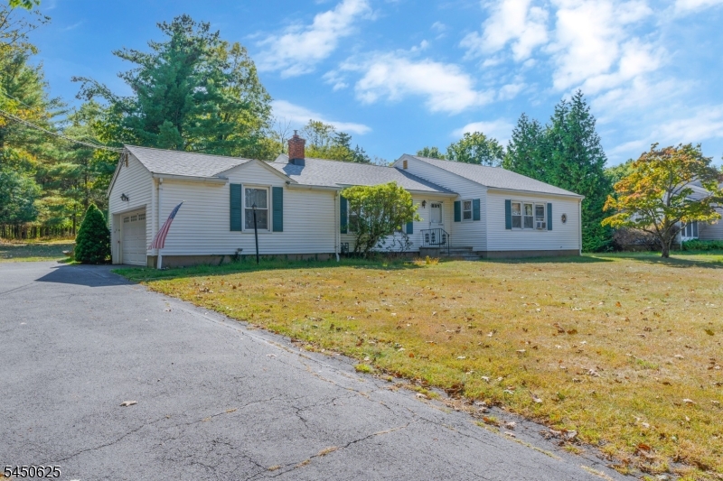 450 Van Holten Rd Property Photo 3