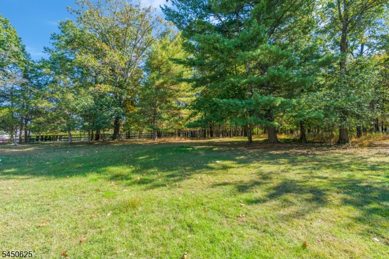 450 Van Holten Rd Property Photo 6