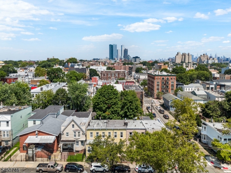 100 Atlantic St Property Photo 2