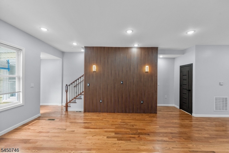 100 Atlantic St Property Photo 7