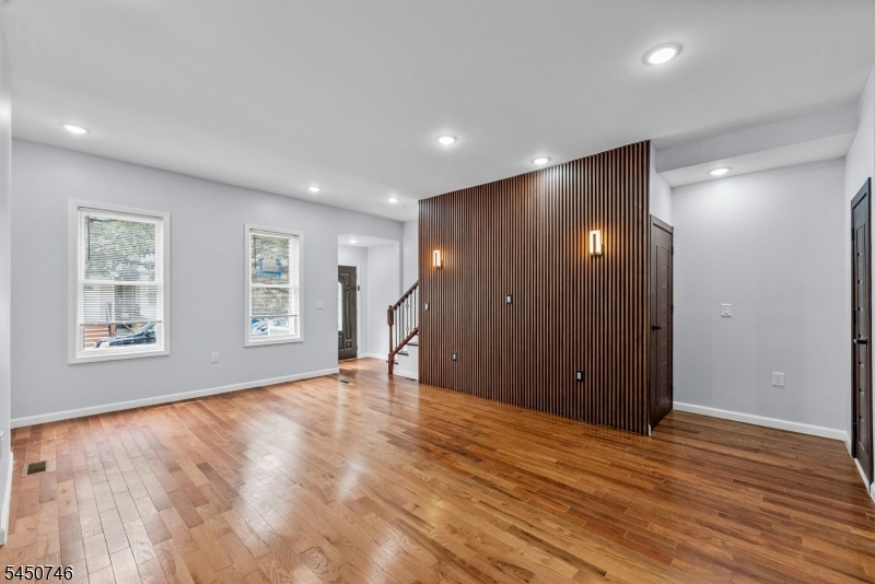 100 Atlantic St Property Photo 10