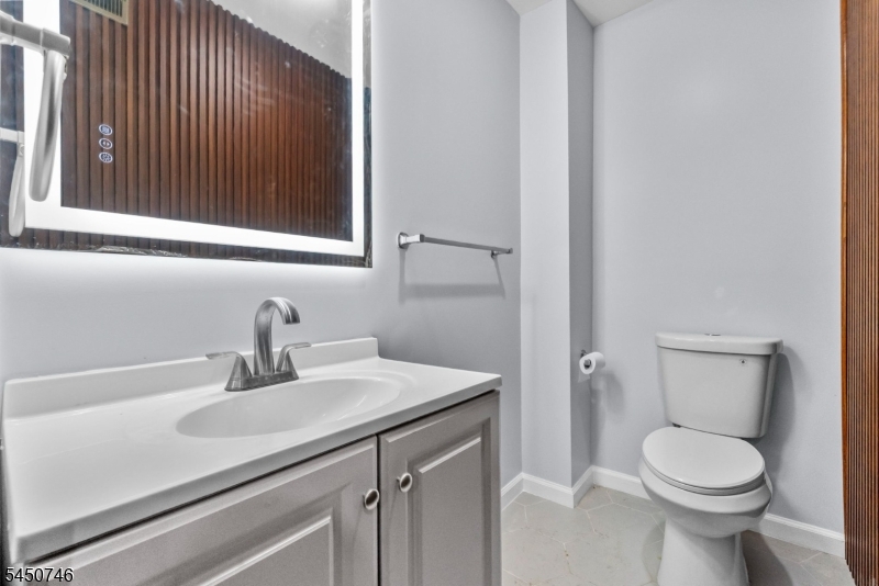 100 Atlantic St Property Photo 15