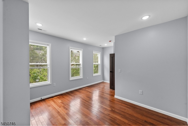100 Atlantic St Property Photo 26